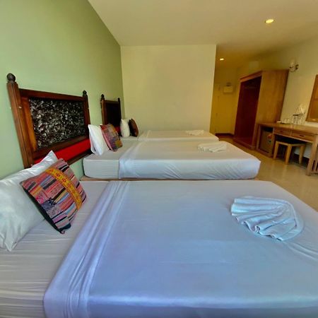 At Ruam Chok Hotel Chiang Mai Extérieur photo