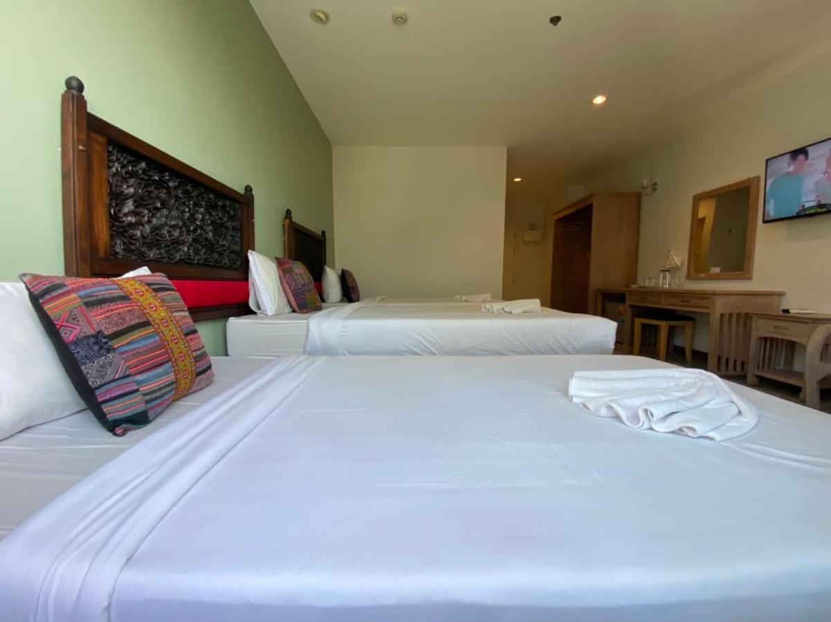 At Ruam Chok Hotel Chiang Mai Extérieur photo