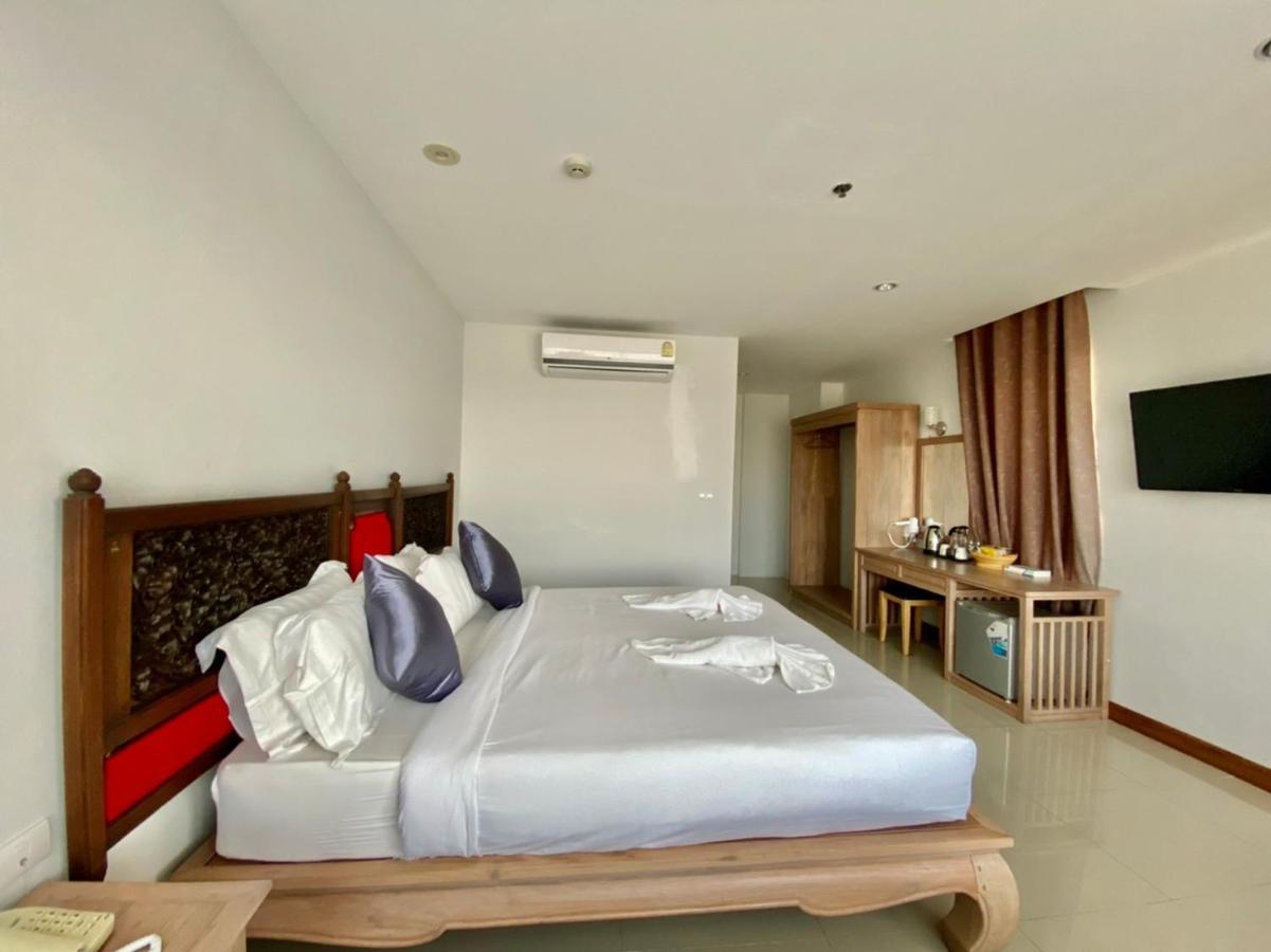 At Ruam Chok Hotel Chiang Mai Extérieur photo