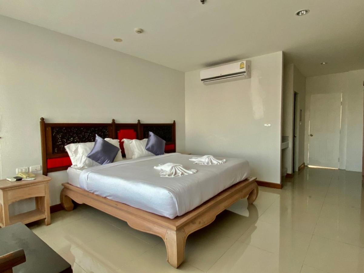 At Ruam Chok Hotel Chiang Mai Extérieur photo