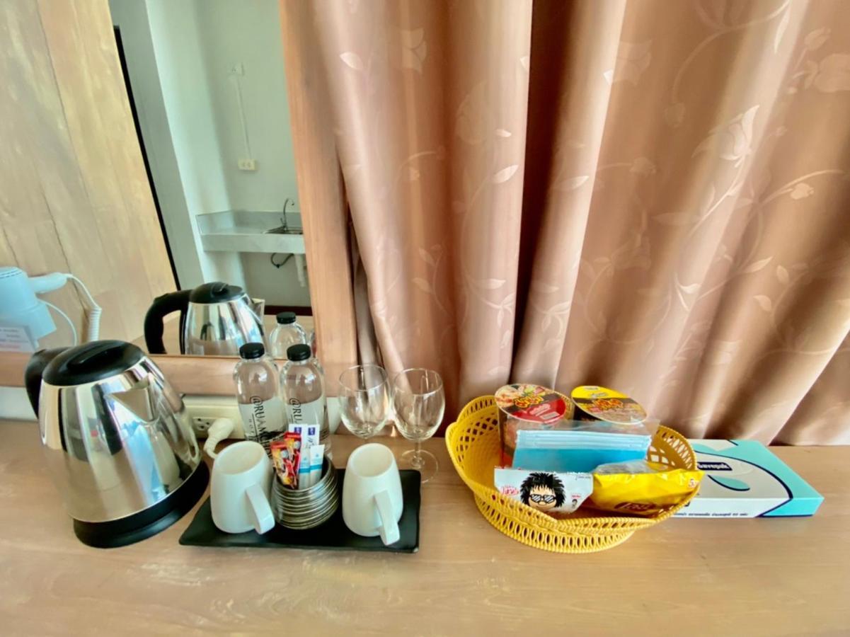At Ruam Chok Hotel Chiang Mai Extérieur photo