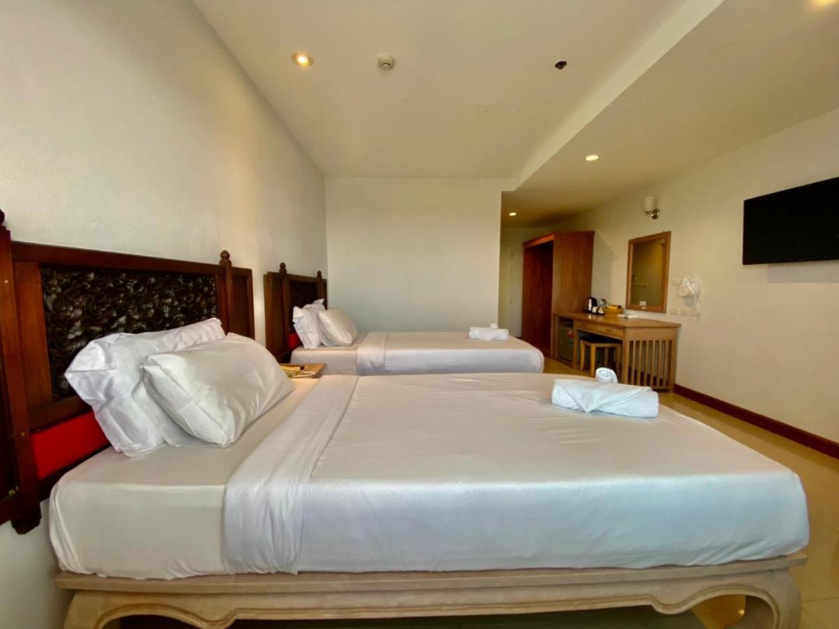 At Ruam Chok Hotel Chiang Mai Extérieur photo