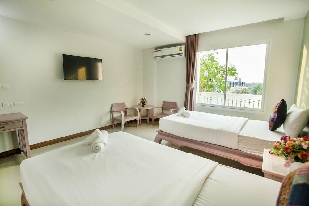 At Ruam Chok Hotel Chiang Mai Extérieur photo