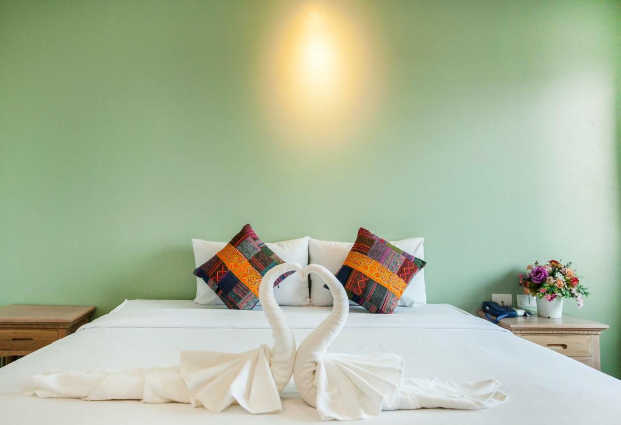 At Ruam Chok Hotel Chiang Mai Extérieur photo