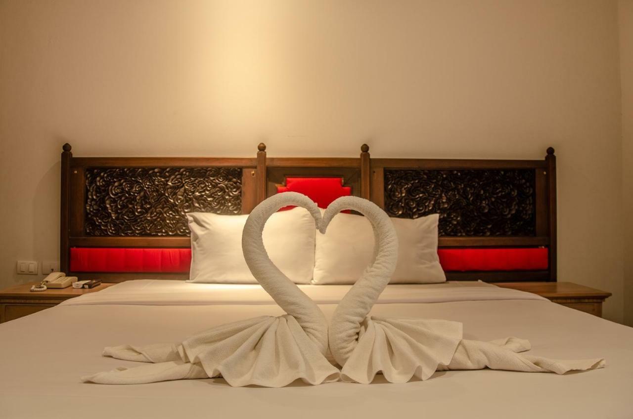 At Ruam Chok Hotel Chiang Mai Extérieur photo